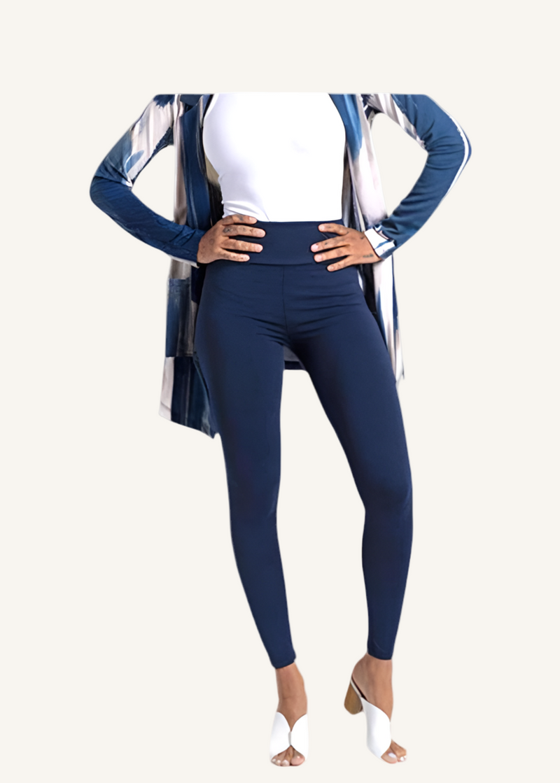 Solid navy blue leggings by LuLaRoe ￼