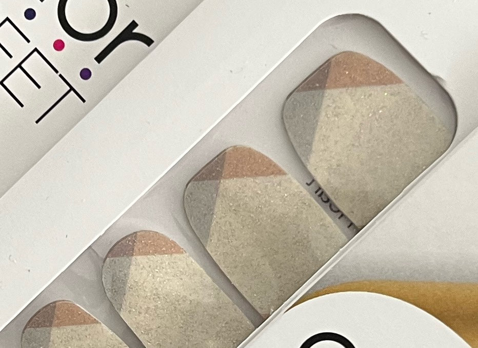 Beige with Details of gray and tan color Street nail strips ￼